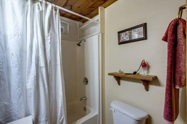 Mt Baker Lodging Ensuite 5 - Sleeps 2