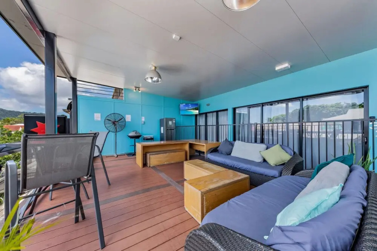 Airlie Sun & Sand Accommodation 6