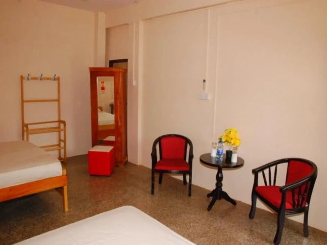 Standard Triple room