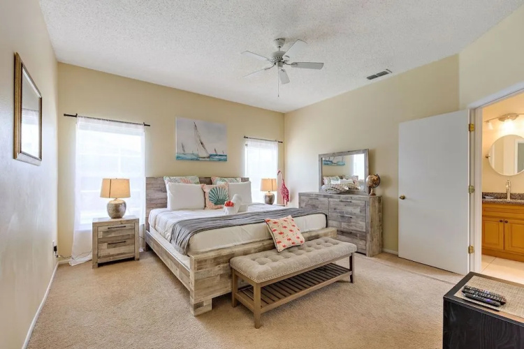 Hampton Lakes by Shine Villas