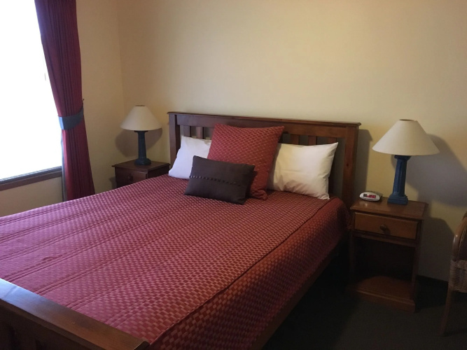 AAt 28 Goldsmith Motel