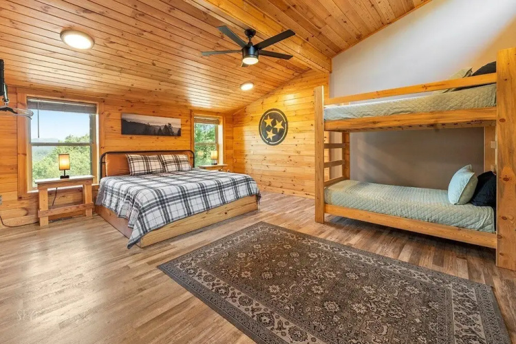 Dolly's Lodge # 3