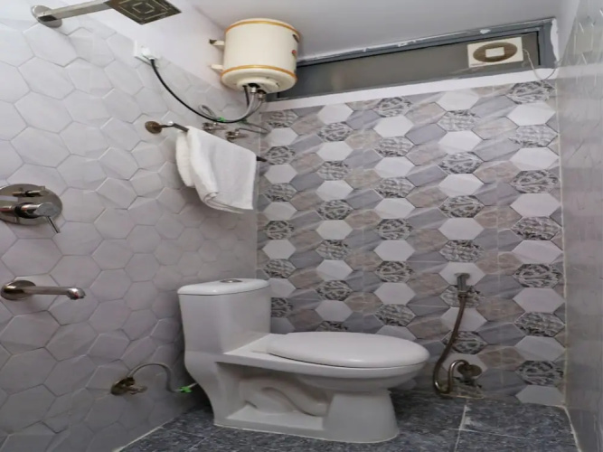Jaypee Studios by OYO Rooms