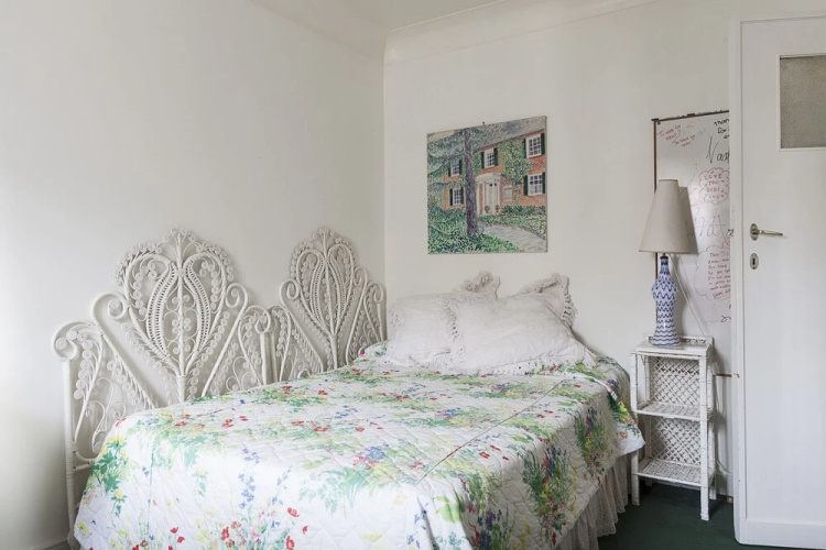 Double Single Room With Shared Bathroom