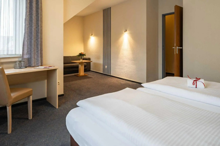 Astoria City Resort