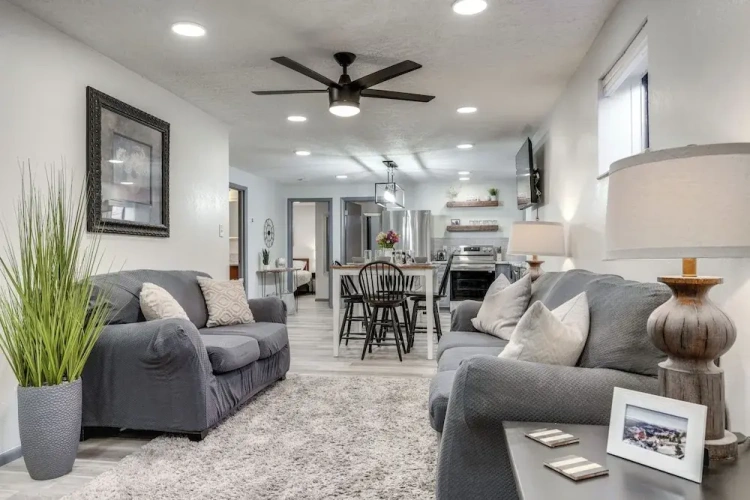 3 Bedrooms Apartment