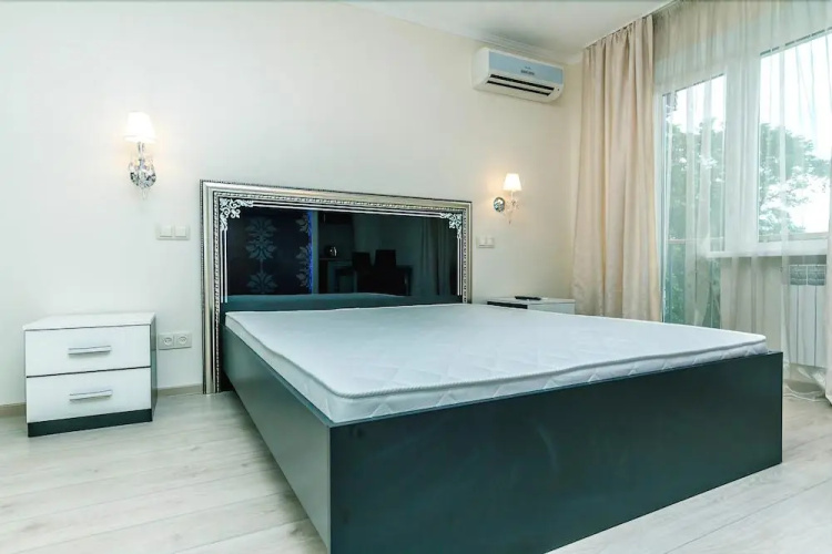 Lesi Ukrainki 5/18 Apartment