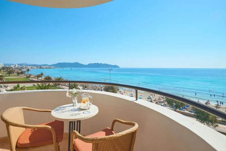 Standard Double room with balcony and with partial sea view