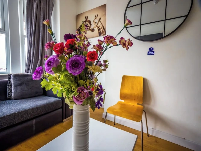 Standard Triple room with city view