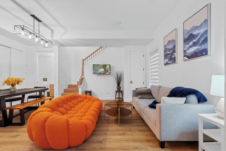 Luxurious Large 3 Bedroom Loft Saskatchewan Drive