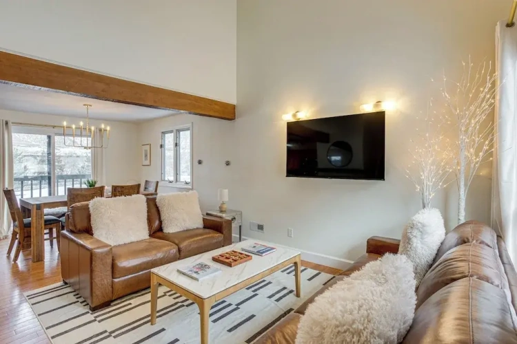 3 Bedrooms Apartment