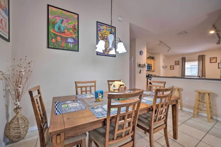 10 Mi to Disney + Heated Pool: Florida Abode!