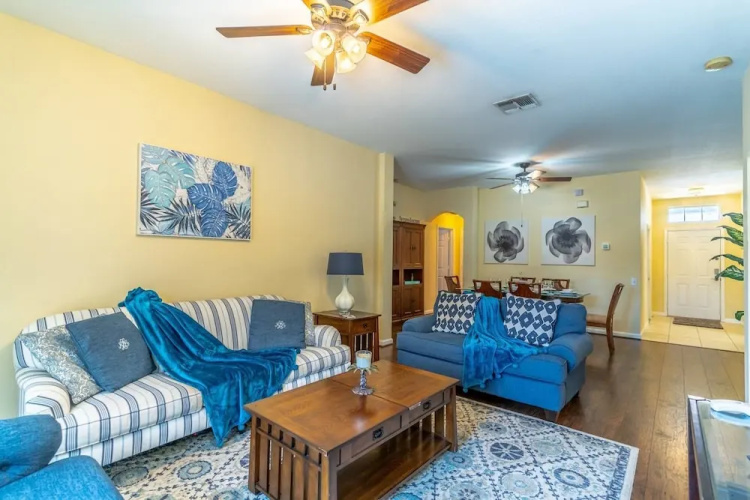 8118 Windsor Palms