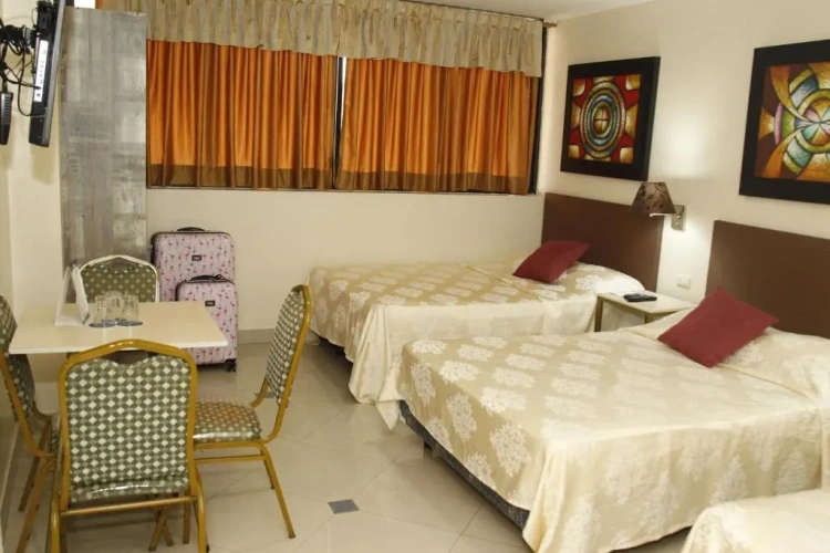 Standard Triple room