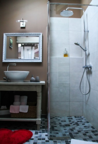 Comfort room