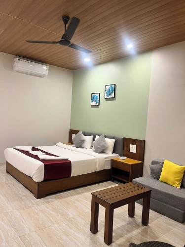 Grand room
