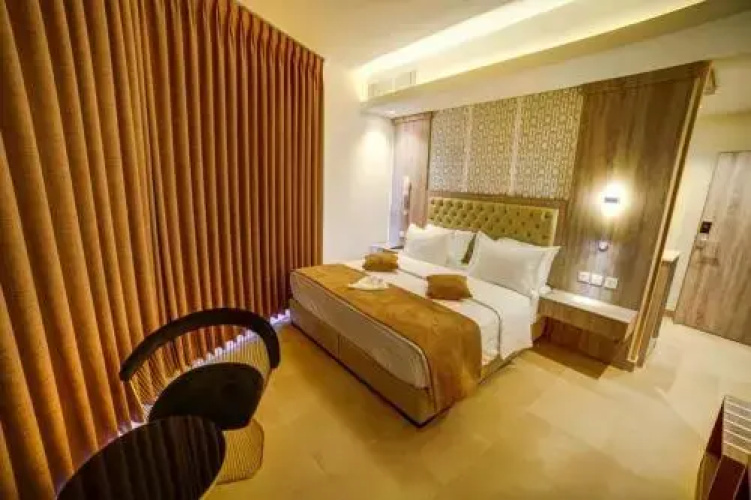De Lara Hotel