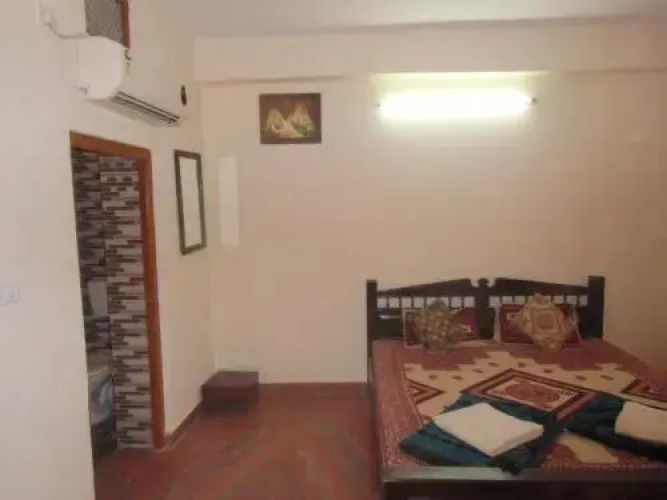 Hotel Sarovar
