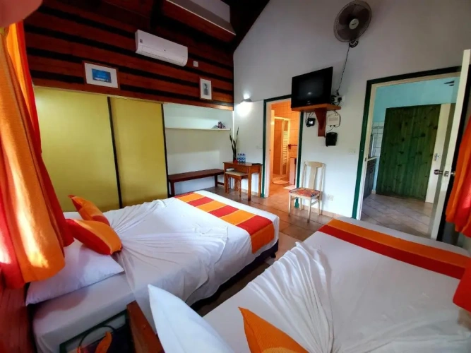 Standard Triple room