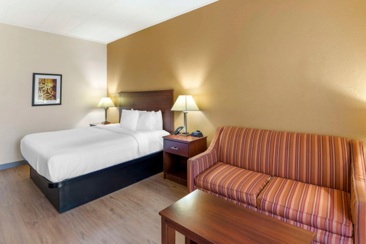 Best Western Plus Governor's Inn photo 8
