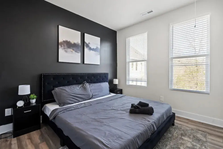 Luxe King 4BR Townhouse in Uptown CLT