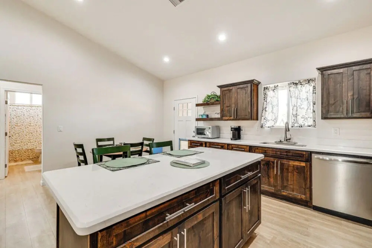 Hike & Ski! Home w/ Dog-friendly Yard in Eagar
