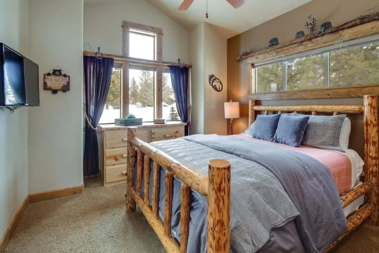 56540 Sunstone Loop 4 Bedroom Home