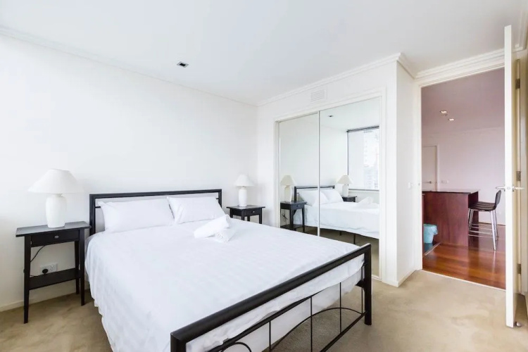 MORGAN, 2BDR Southbank Apartment