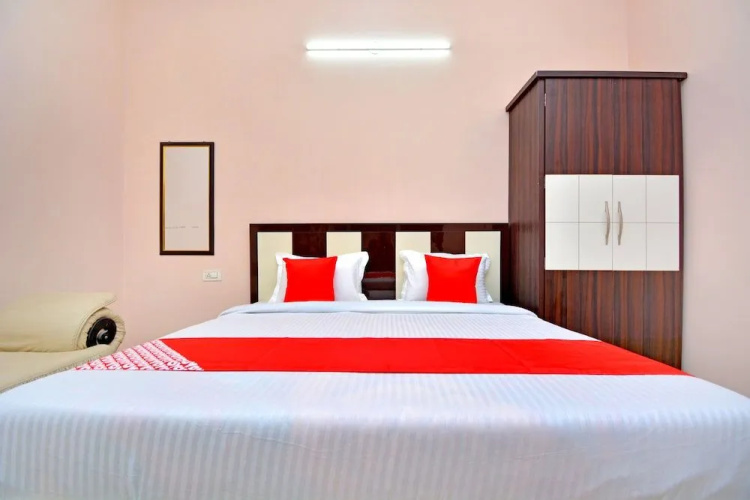 Oyo 40676 Rs Inn