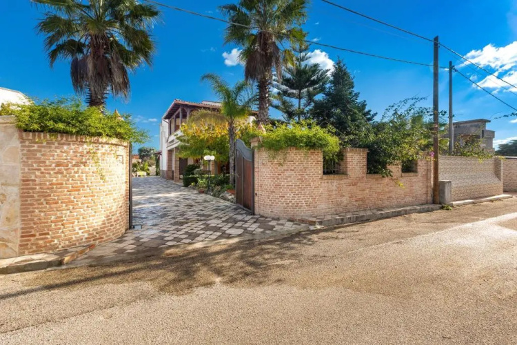 Villa Rosy by BarbarHouse