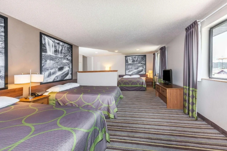 Sextuple Suite