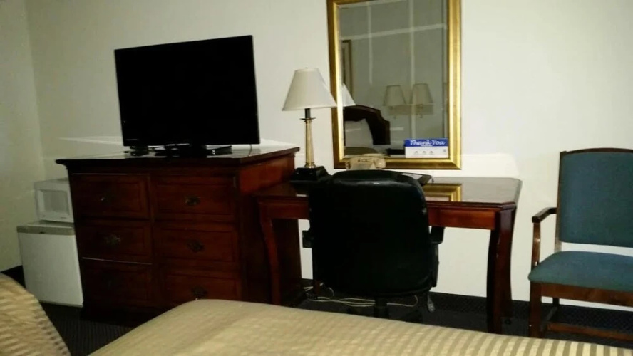 Americas Best Value Inn-Petoskey