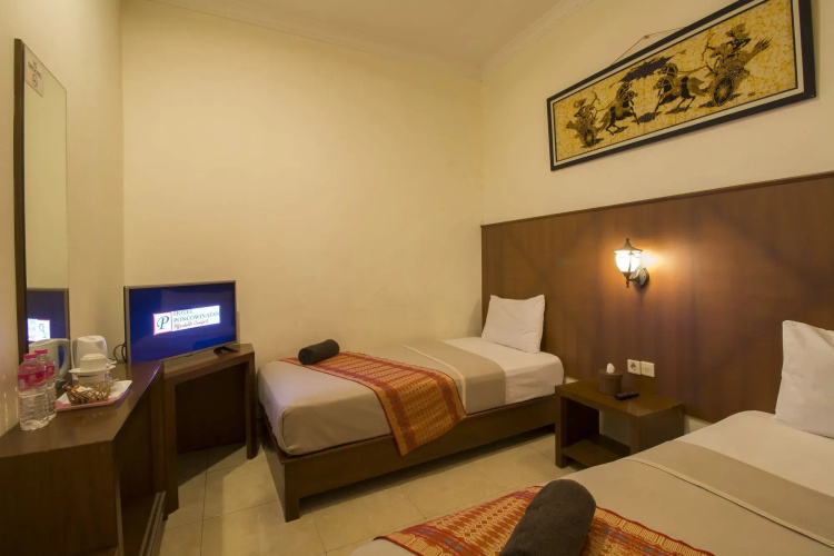 Poncowinatan Hotel