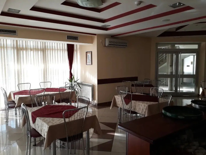 Royal L Hotel