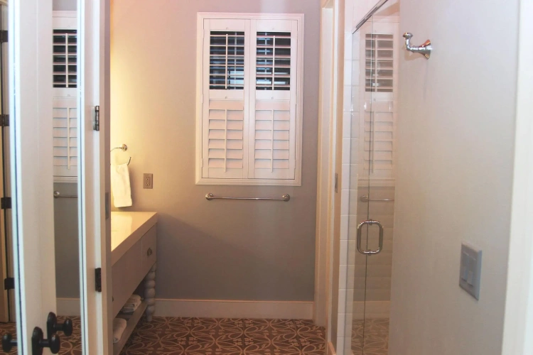 4 Bedrooms Royal Cottage oceanfront
