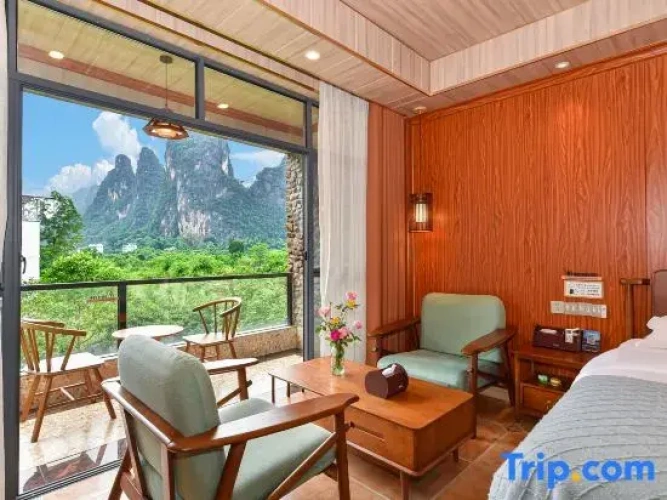 Standard Twin room with mountain view
