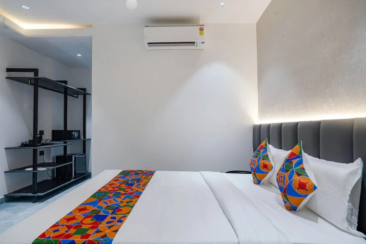 Fabhotel Prime Cloud 5 Studios