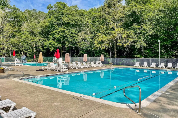 Outdoor Entertainment + Hot Tub: Poconos Home!