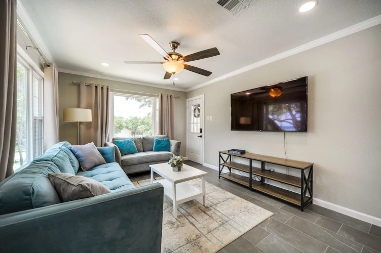 2 Bedrooms Cottage
