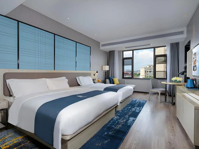 Echarm Hotel (Mile)