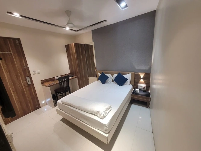 1 Bedroom Deluxe Double room