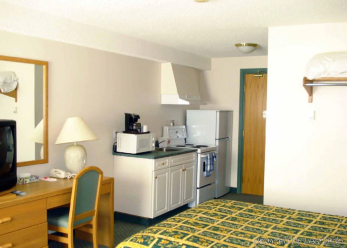 Coast Hinton Hotel
