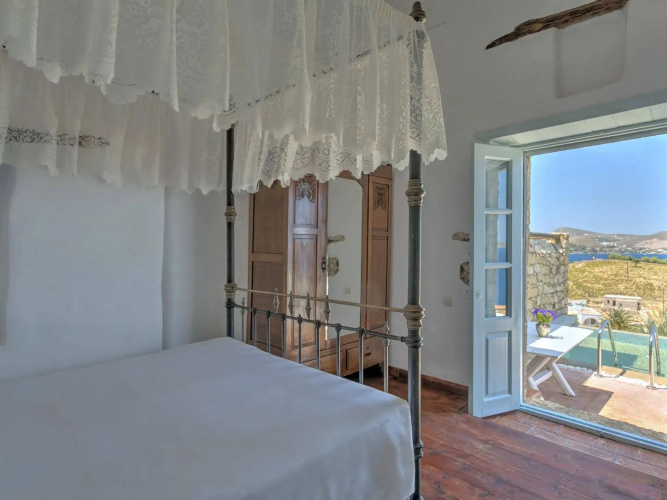 Eirini's Luxury Hotel Villas