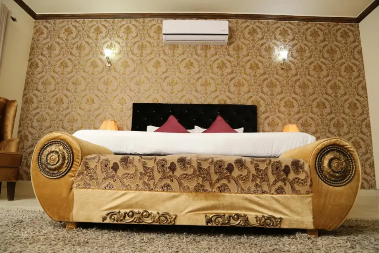 The Westin Suites Hotel