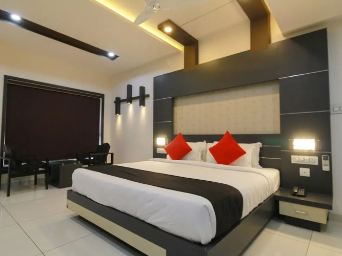 Capital O 29700 Le Moshe Inn