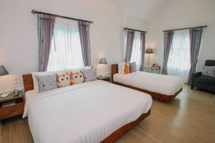 Deluxe Triple room with balcony