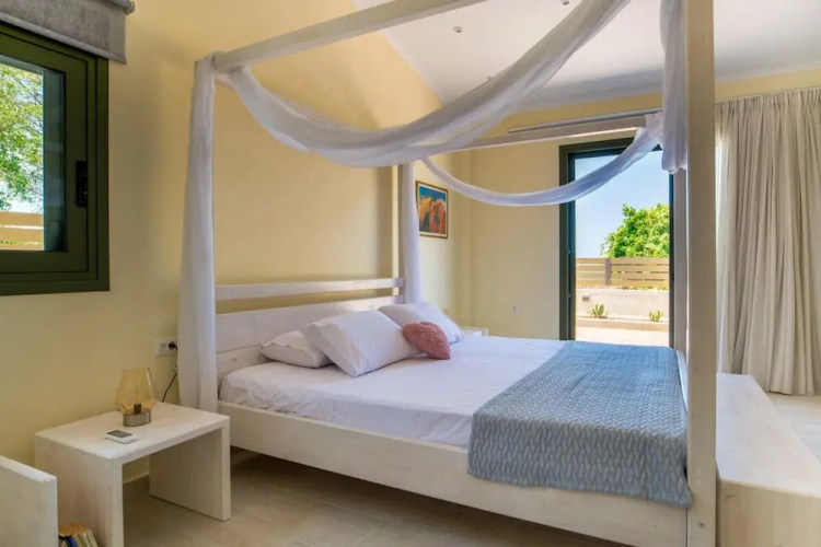 Arktos Sunset Villa