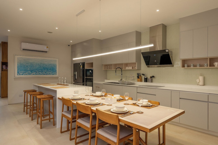 New Stunning Villa Very Modern V183