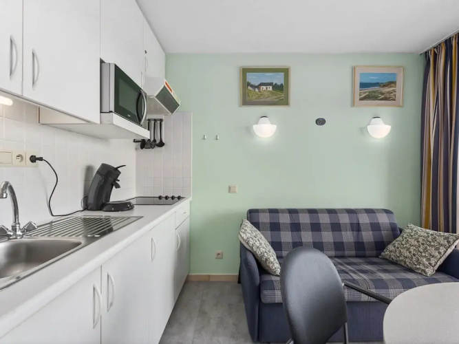 Spacious Studio Near Seafront