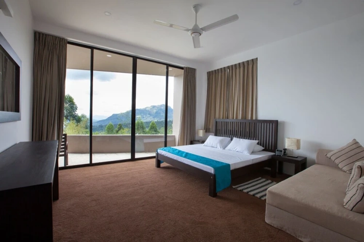 4 Bedrooms Villa